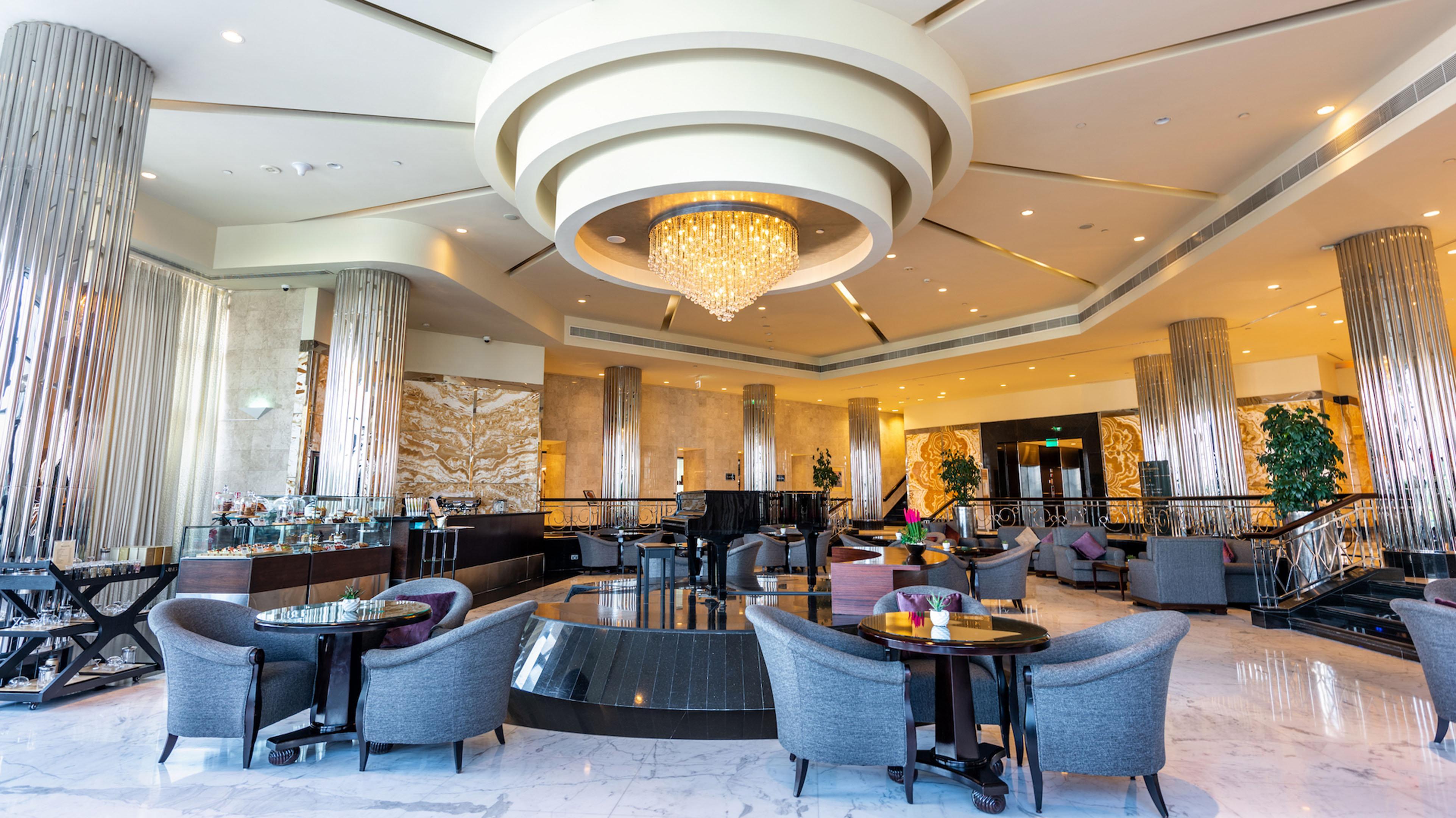 Отель Intercontinental Abu Dhabi By Ihg Экстерьер фото The lobby of the hotel