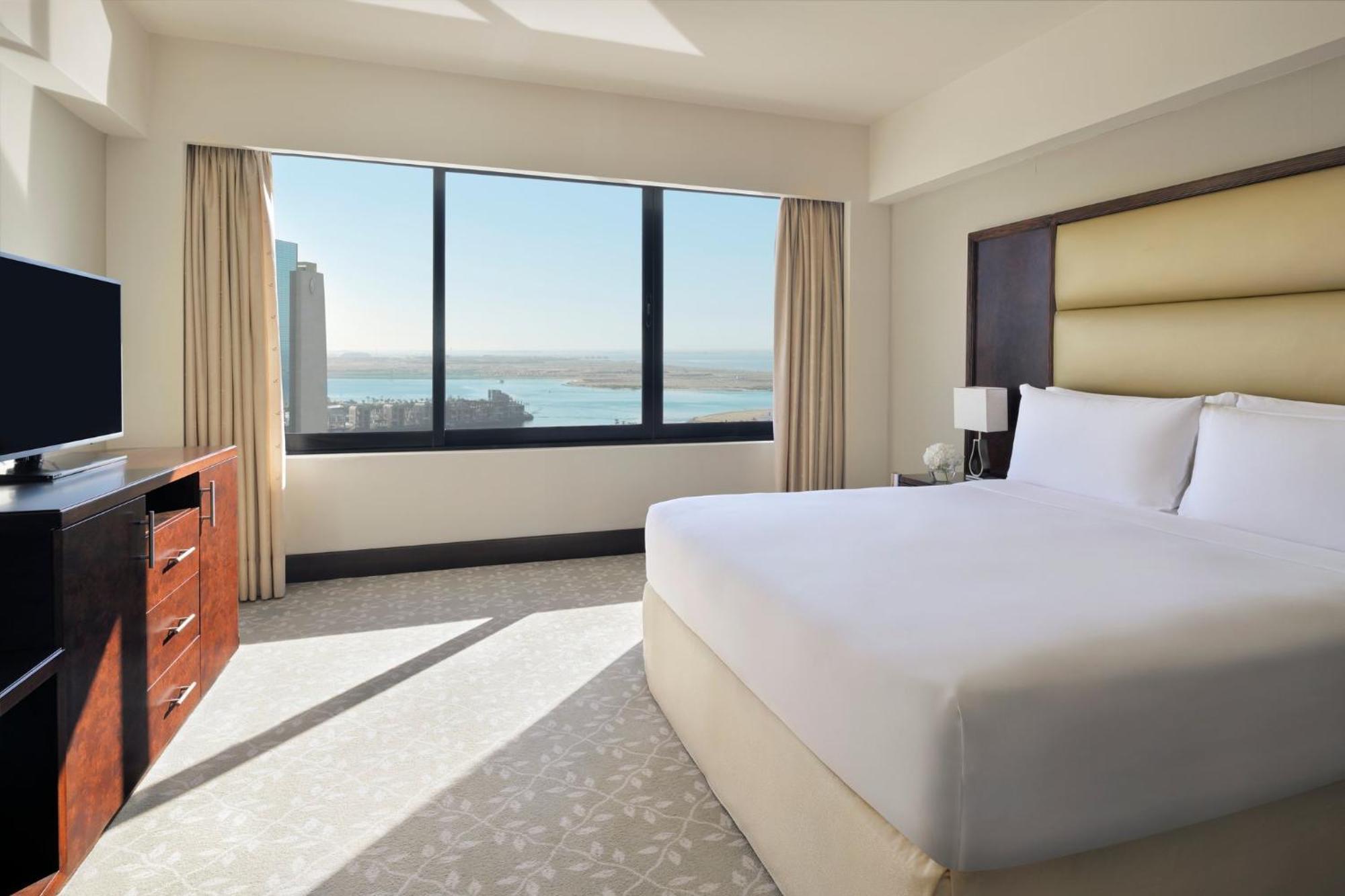Отель Intercontinental Abu Dhabi By Ihg Экстерьер фото A bedroom at the Hilton San Diego Bayfront